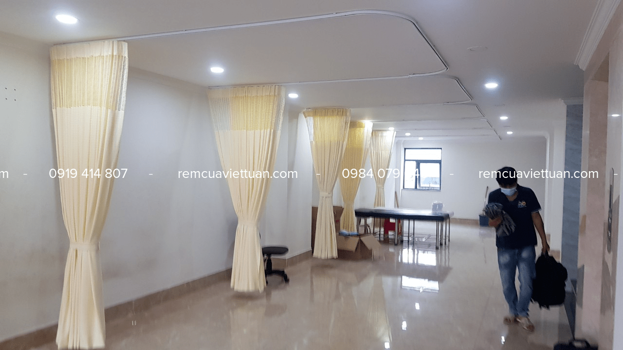 Lắp rèm che giường bệnh viện cho phòng khám đông y (311 Tây Thạnh -Tân Bình)