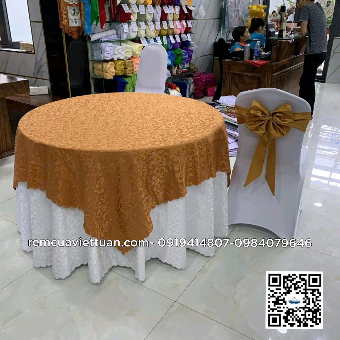 Khăn trải bàn tròn màu nâu